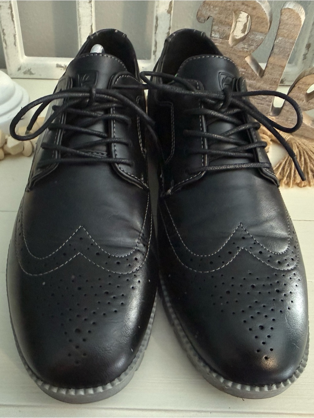 Men's Deerstags Black Wingtip Lace-Up Dress Shoes